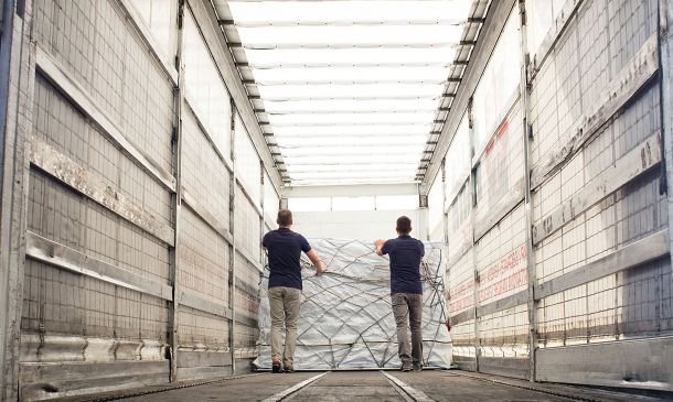 When necessary, ocean services are offered in the form of containerized LCL/FCL, non-containerized breakbulk, or RO/RO transportation.